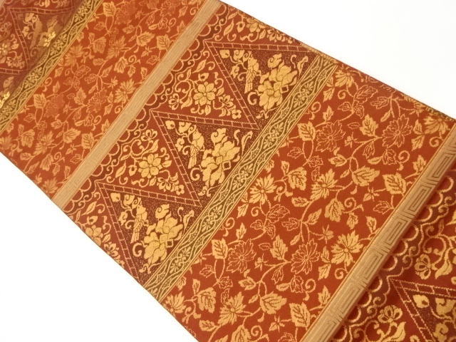 横段に花唐草・花鳥模様織出し名古屋帯